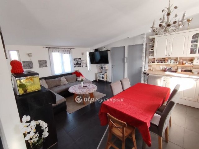 Eladó családi ház, Dömsödön 53.9 M Ft, 3 szobás