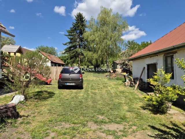 Eladó családi ház, Sárbogárdon 28 M Ft, 2 szobás