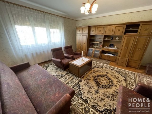 Eladó családi ház, Mórahalmon 70 M Ft, 4 szobás