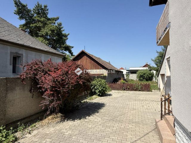 Eladó családi ház, Mosonmagyaróváron 55.69 M Ft, 5 szobás