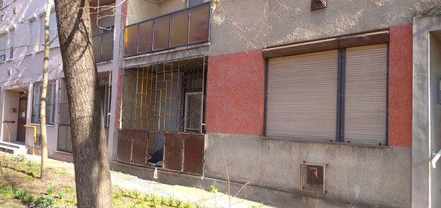 Eladó téglalakás, Szolnokon 24.99 M Ft, 3 szobás