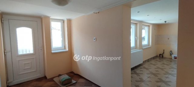 Eladó családi ház, Jászszentandráson 29.5 M Ft, 2 szobás