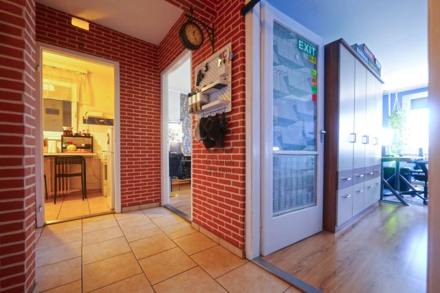 Eladó panellakás, Budapesten, III. kerületben 63.9 M Ft, 2 szobás