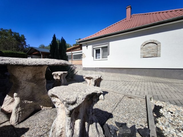 Eladó családi ház, Zalaapátin 65 M Ft, 3 szobás