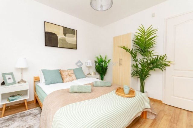 Eladó téglalakás, Budapesten, VI. kerületben 124.9 M Ft