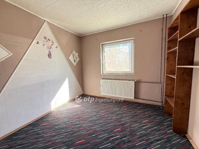 Eladó családi ház, Monorierdőn 74.9 M Ft, 2+2 szobás