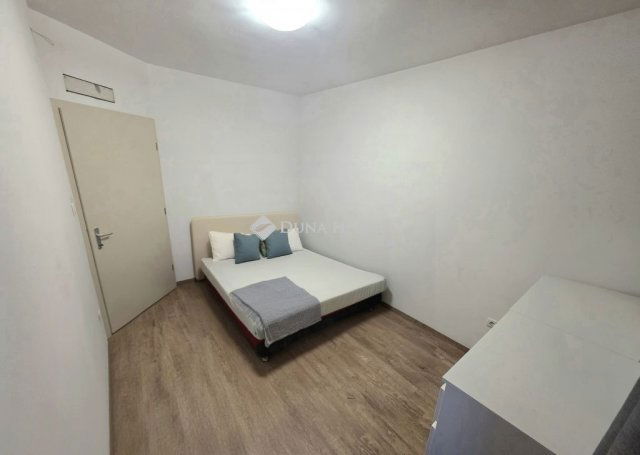 Eladó téglalakás, Dabason 74.9 M Ft, 3 szobás