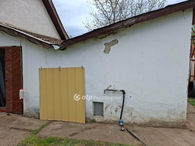 Eladó családi ház, Hajdúböszörményen 7.9 M Ft, 1 szobás