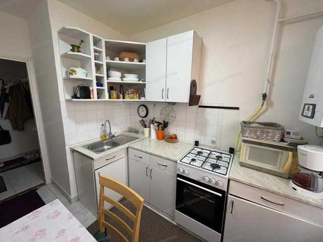 Eladó panellakás, Gyulán 33.75 M Ft, 2 szobás