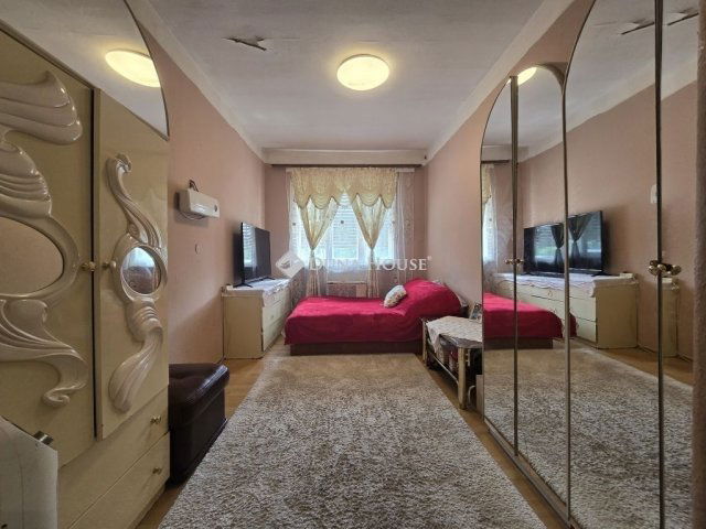 Eladó családi ház, Budapesten, XVIII. kerületben 84 M Ft