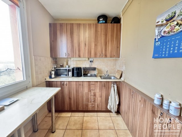 Eladó téglalakás, Szegeden 53 M Ft, 3 szobás