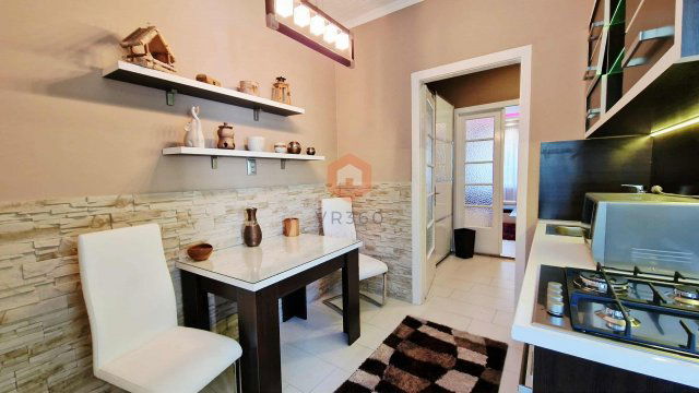 Eladó téglalakás, Pécsett 52 M Ft, 1 szobás