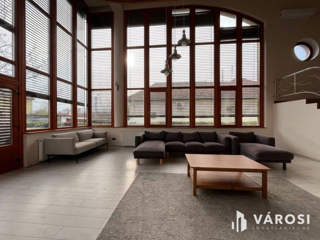 Eladó családi ház, Debrecenben 189 M Ft, 7 szobás