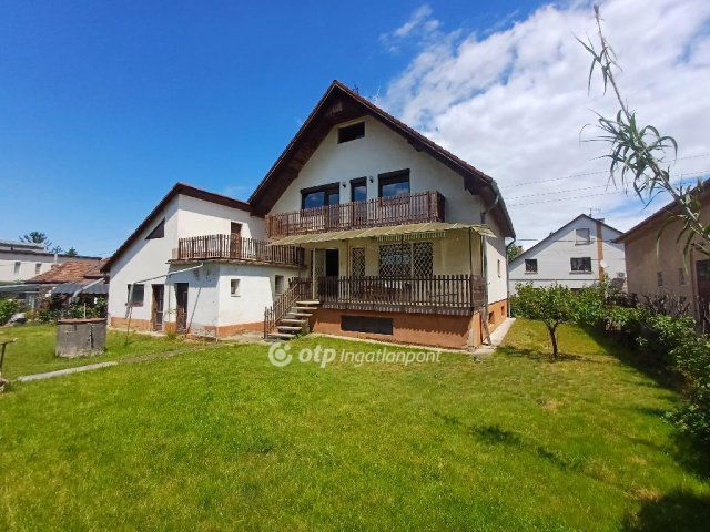 Eladó családi ház, Budapesten, XXI. kerületben 129.9 M Ft