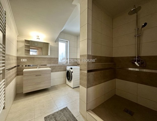 Eladó családi ház, Budapesten, XVIII. kerületben 199.999 M Ft