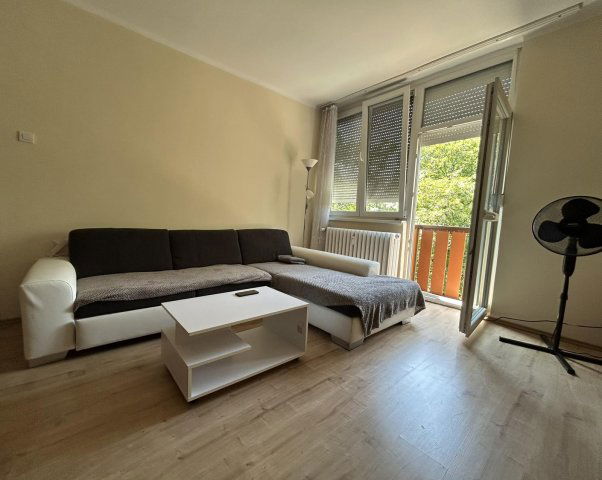 Eladó téglalakás, Tatabányán 39.5 M Ft, 1+1 szobás