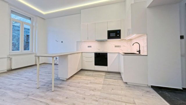 Eladó téglalakás, Budapesten, VII. kerületben 91.9 M Ft