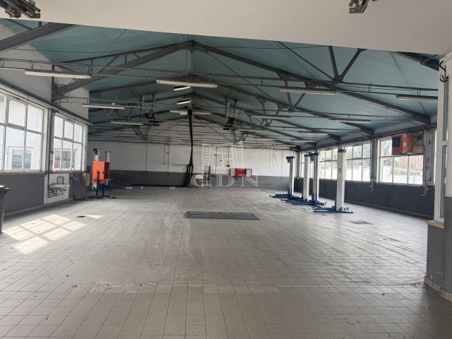 Kiadó ipari ingatlan, Szolnokon 1000 E Ft / hó