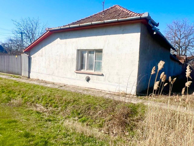 Eladó családi ház, Orosházán 9.9 M Ft, 3 szobás