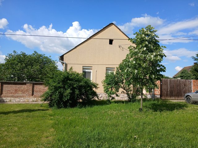 Eladó családi ház, Csarnótán 33.9 M Ft, 2 szobás