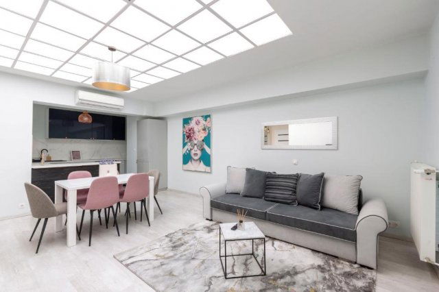 Eladó téglalakás, Budapesten, VII. kerületben, Károly körúton