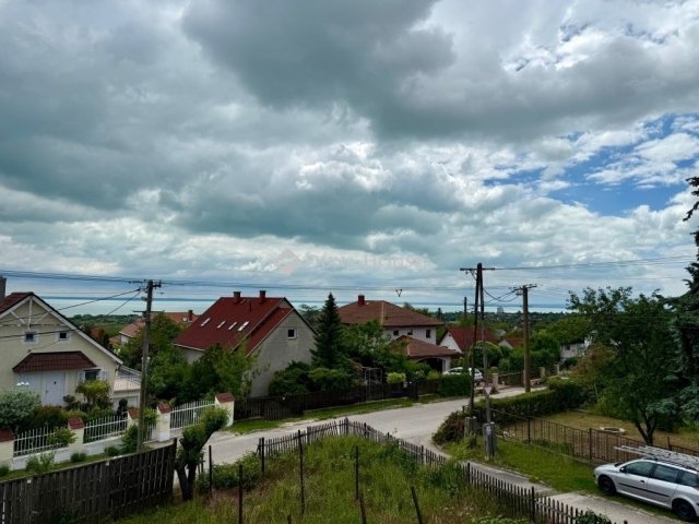 Eladó családi ház, Balatonalmádiban 84.9 M Ft, 4 szobás