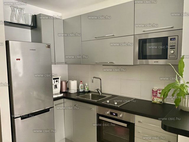 Eladó téglalakás, III. kerületben, Pünkösdfürdő utcában