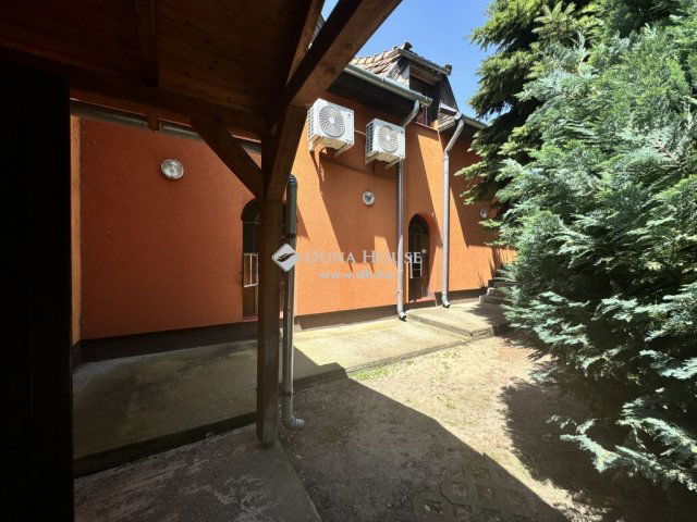 Eladó családi ház, Ecseren 250 M Ft, 8 szobás