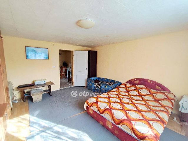 Eladó családi ház, Rétalapon 21.5 M Ft, 2 szobás