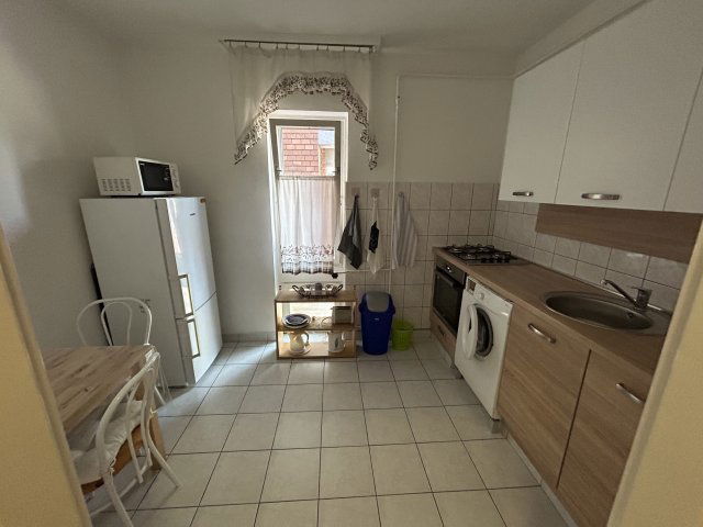Kiadó téglalakás, albérlet, Szegeden, Roosevelt téren, 2 szobás
