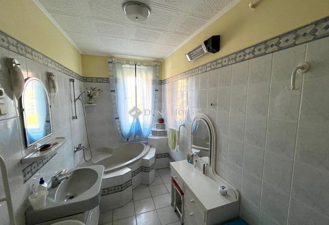 Eladó téglalakás, Szegeden 63.9 M Ft, 2 szobás