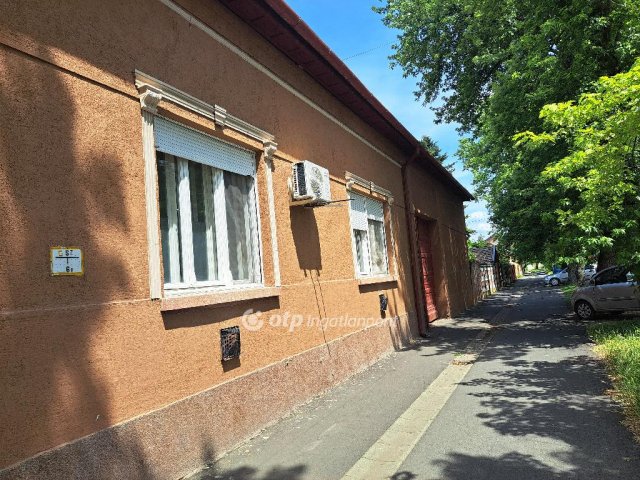 Eladó téglalakás, Békéscsabán 17.4 M Ft, 2 szobás