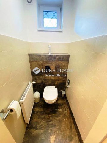 Eladó üzlethelyiség, Tápiószecsőn 176 M Ft