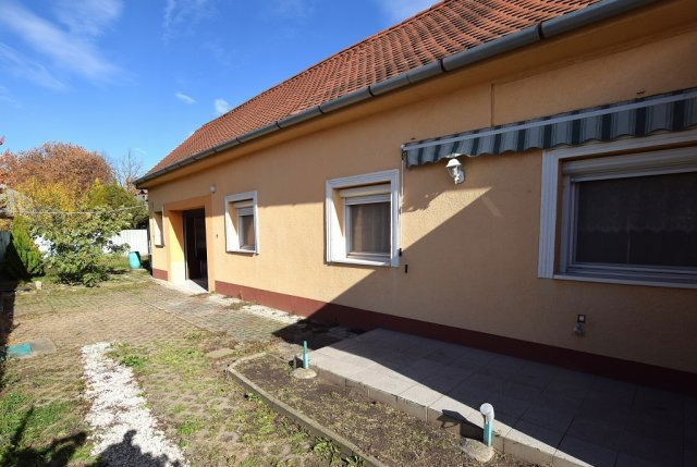 Eladó családi ház, Debrecenben 63.5 M Ft, 1+2 szobás