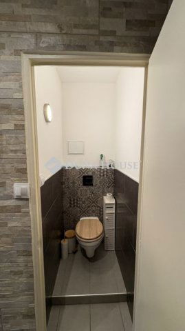 Eladó panellakás, Pécsett 64.5 M Ft, 3 szobás