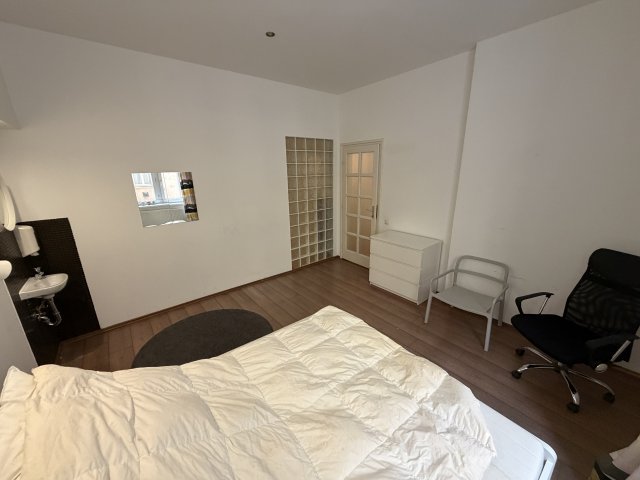 Eladó téglalakás, XIII. kerületben, Radnóti Miklós utcában