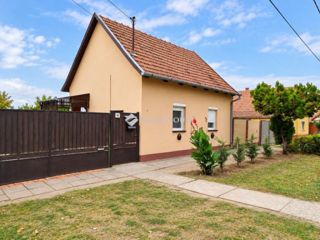 Eladó családi ház, Szabadkígyóson 14.9 M Ft, 1 szobás