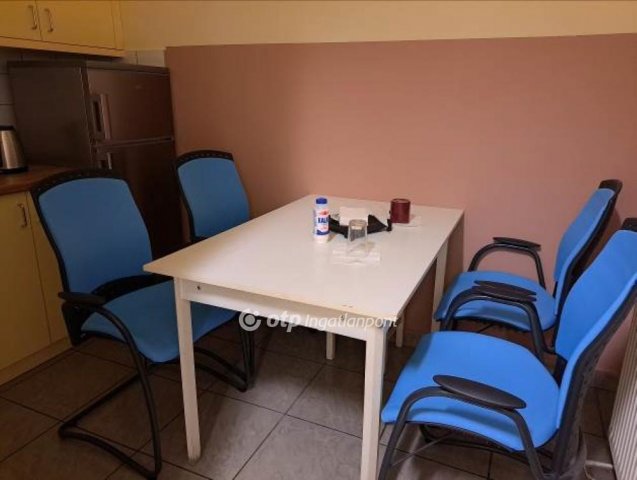 Eladó ipari ingatlan, Pakson 700 M Ft / költözzbe.hu