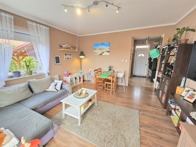 Eladó téglalakás, Üllőn 84.99 M Ft, 3 szobás