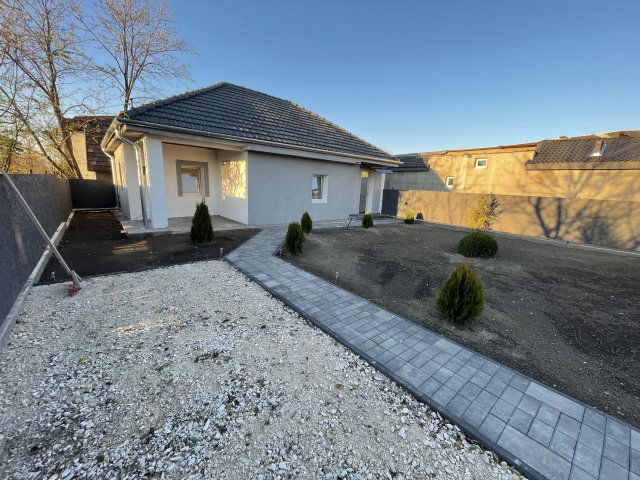 Eladó családi ház, Ráckevén 38.9 M Ft, 2 szobás