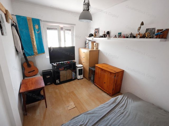 Eladó családi ház, Cegléden 35 M Ft, 1+2 szobás