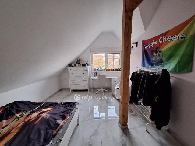 Eladó családi ház, Mosonmagyaróváron 144 M Ft, 8+2 szobás