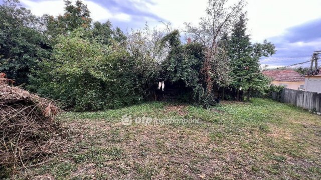 Eladó családi ház, Ugodon 33.9 M Ft, 5 szobás