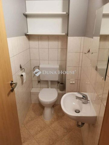 Eladó téglalakás, Veszprémben 83.9 M Ft, 2 szobás