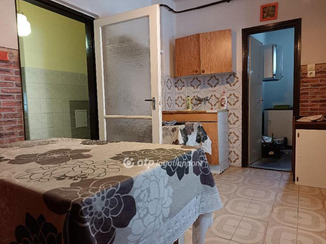 Eladó családi ház, Földesen 32 M Ft, 3 szobás