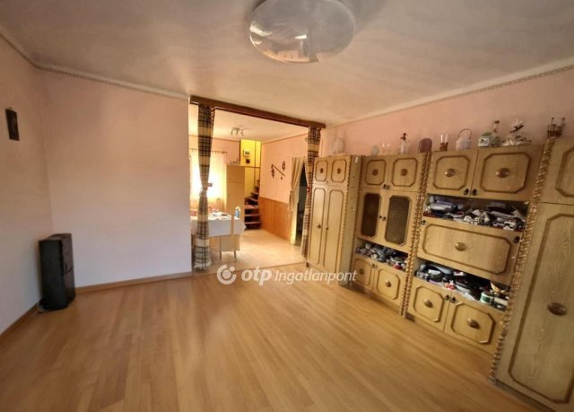 Eladó családi ház, Pusztaszabolcson 66 M Ft, 3 szobás