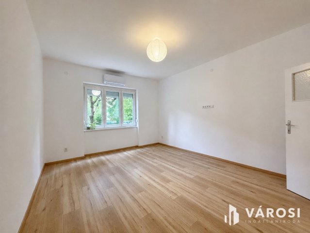Eladó téglalakás, Budapesten, XI. kerületben 57.5 M Ft, 1 szobás