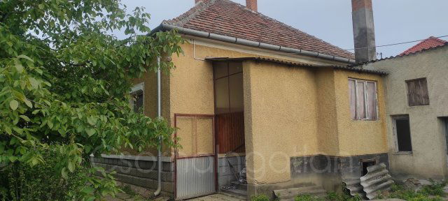 Eladó családi ház, Kapuváron 38 M Ft, 2 szobás