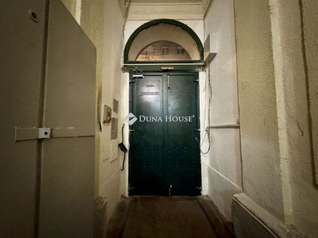 Eladó téglalakás, Budapesten, VII. kerületben 54.9 M Ft