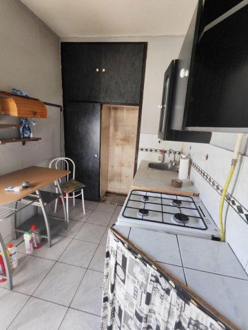 Kiadó panellakás, albérlet, Pécsett 120 E Ft / hó, 2 szobás